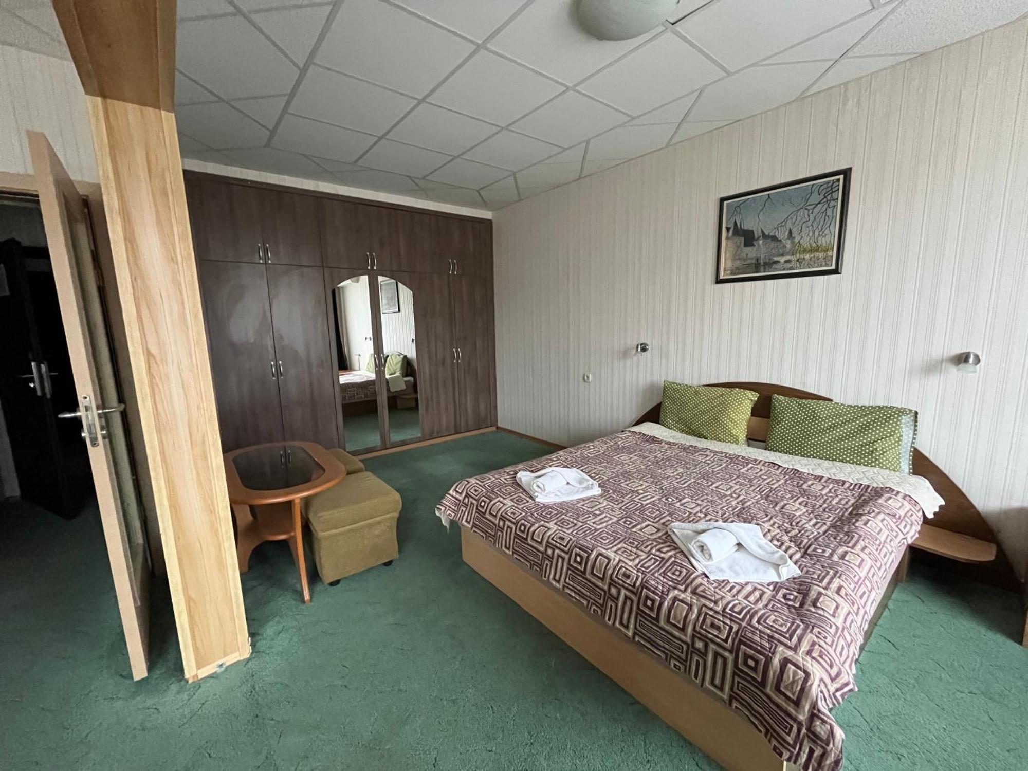 Park Hotel Ivailo Veliko Tŭrnovo Rom bilde